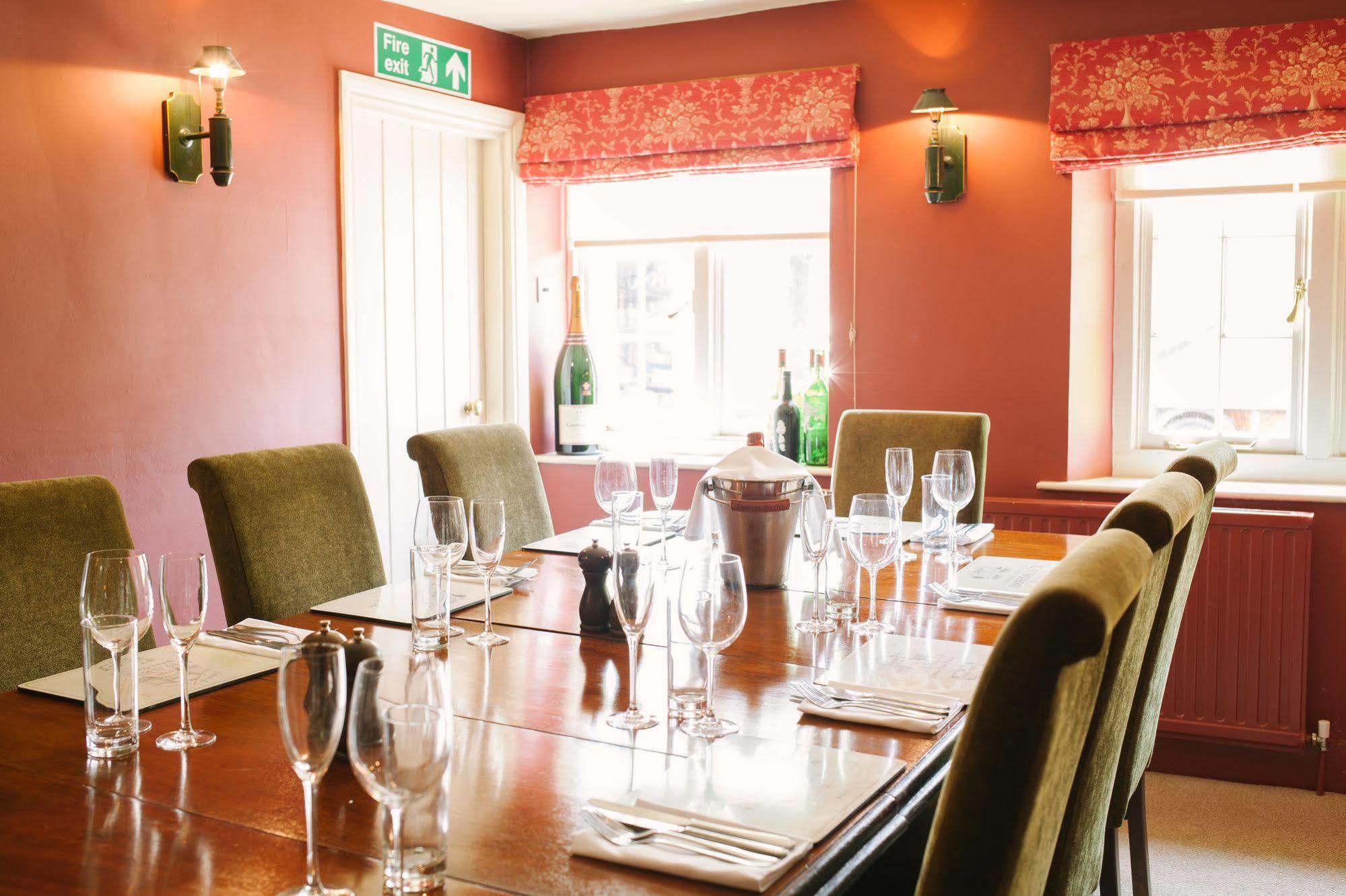 The Royal Oak, Yattendon Frilsham Exteriör bild
